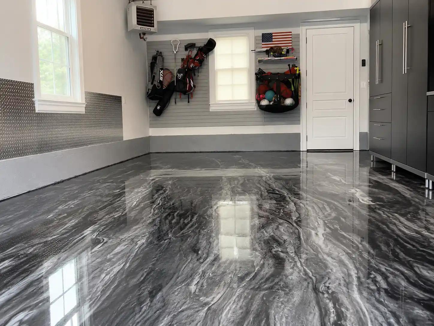 Private Garage - Metallic Pour