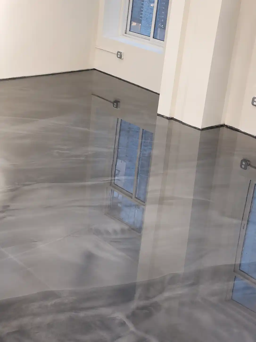 Metallic Pour - Residential